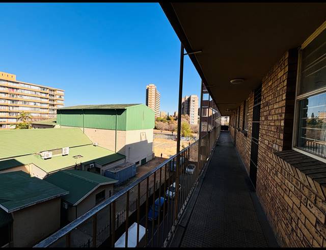 3 BEDROOM APARTMENT FOR SALE IN SUNNYSIDE